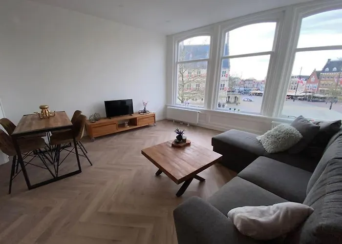 Center Gouda: View Deluxe * Gouda