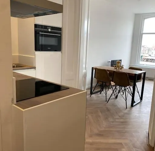 Center Gouda: View Deluxe شقة *